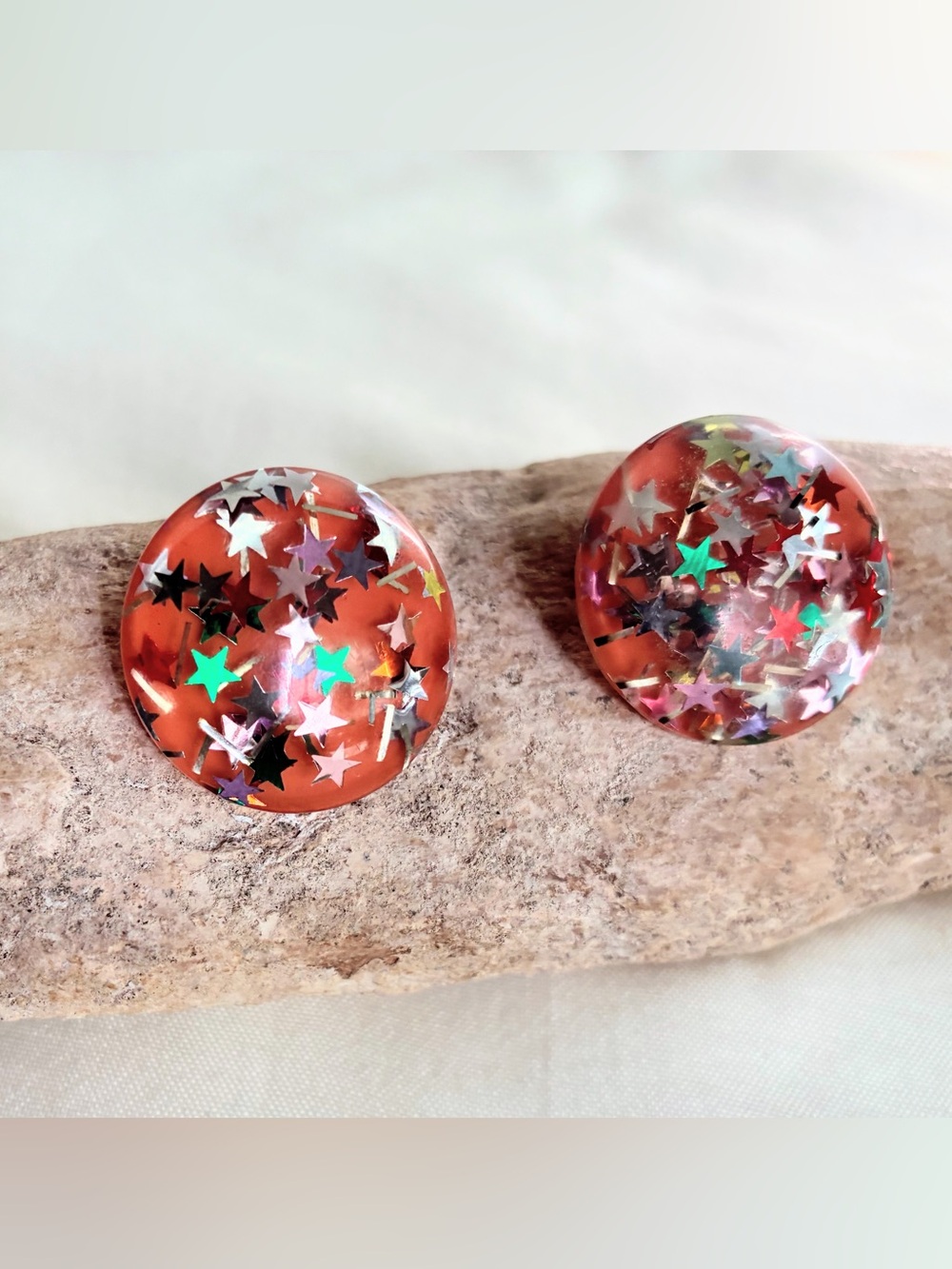Resin Star Confetti Dome Earrings - #chacha #midcenturymodern #50s